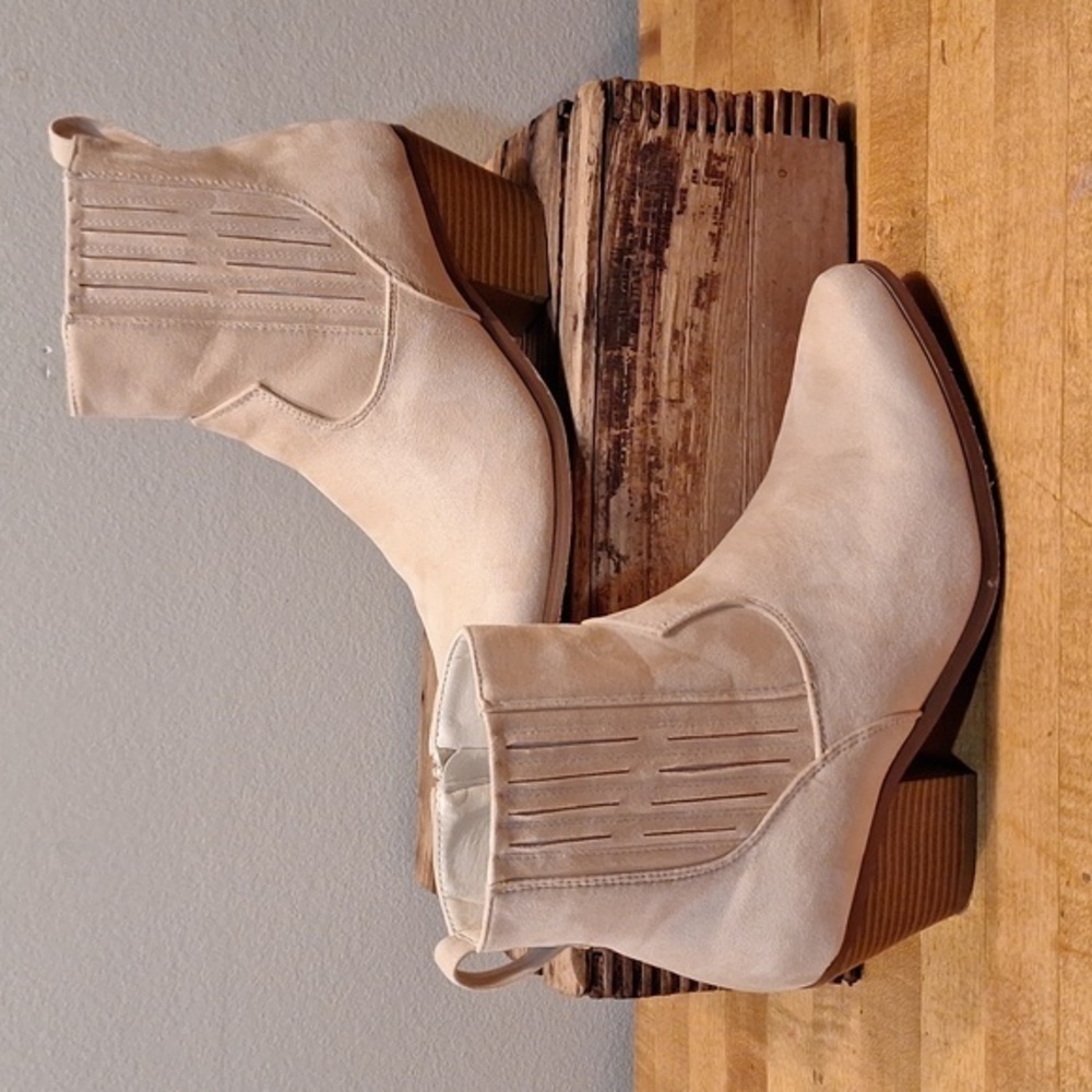 Tinstree Light Suede‎ Ankle Boots Heel Stretch Zipper Size 9